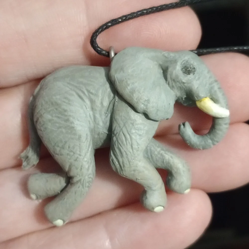 Elephant Pendant - Picture 1 of 3